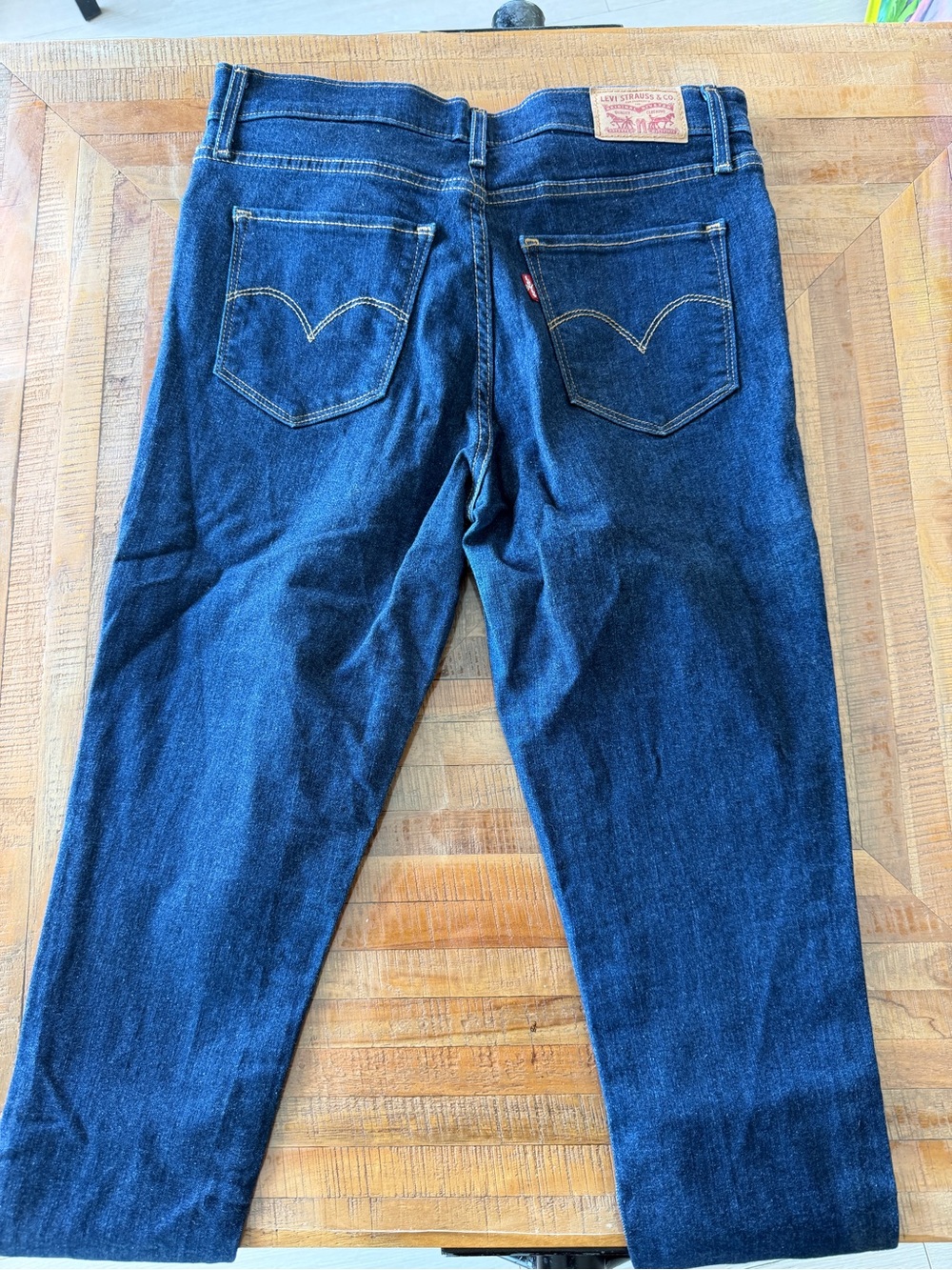 Levi's woman’s Indigo Straight Jeans